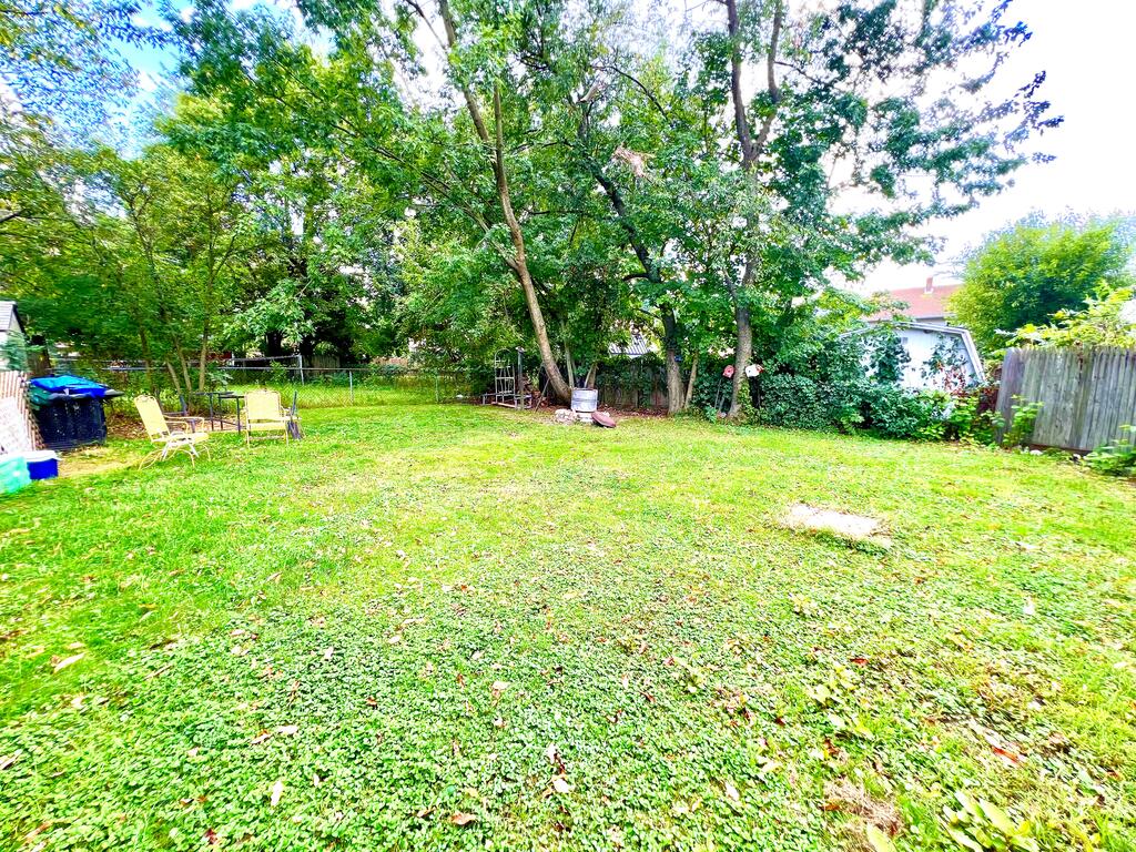 405 Michigan Ave Property Photo 4