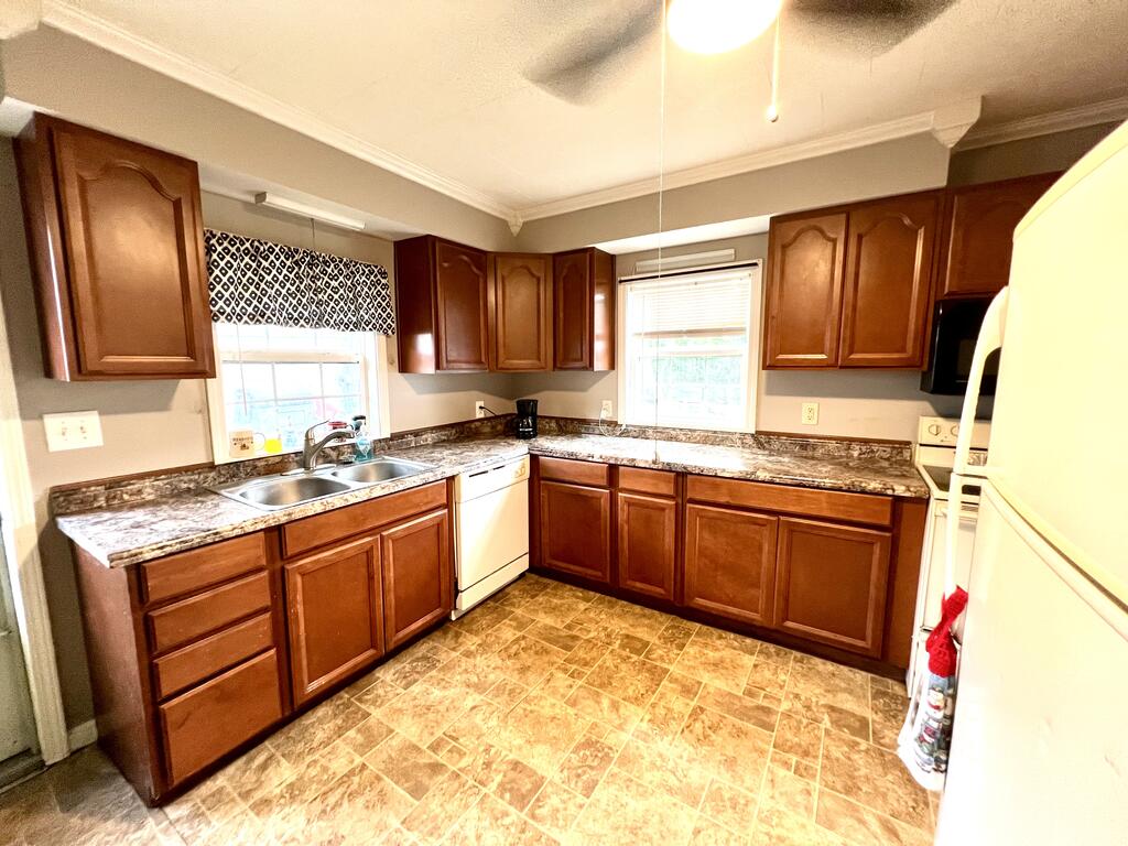 405 Michigan Ave Property Photo 10