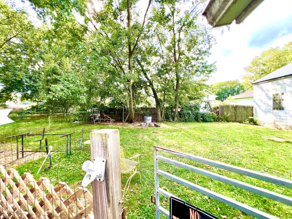 405 Michigan Ave Property Photo 20