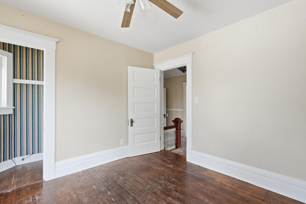 847 Center St Property Photo 18