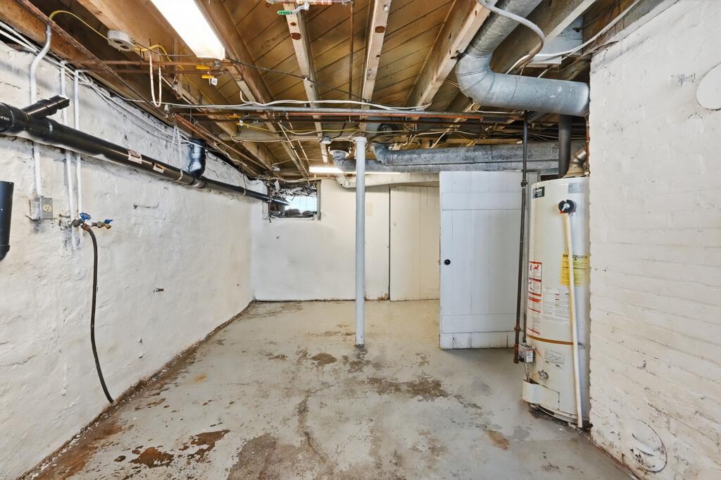 847 Center St Property Photo 36