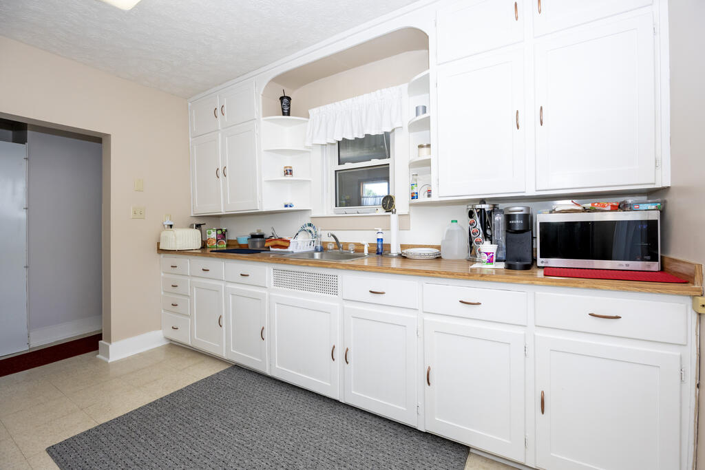 121 Bridge Street Property Photo 6