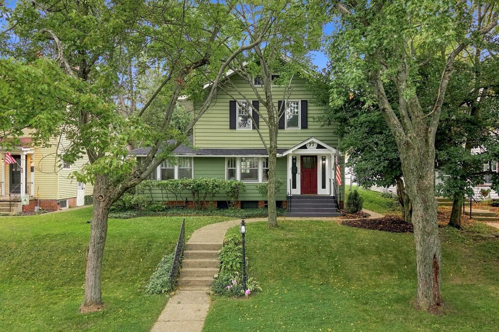 77 Parkwood Blvd Property Photo 1