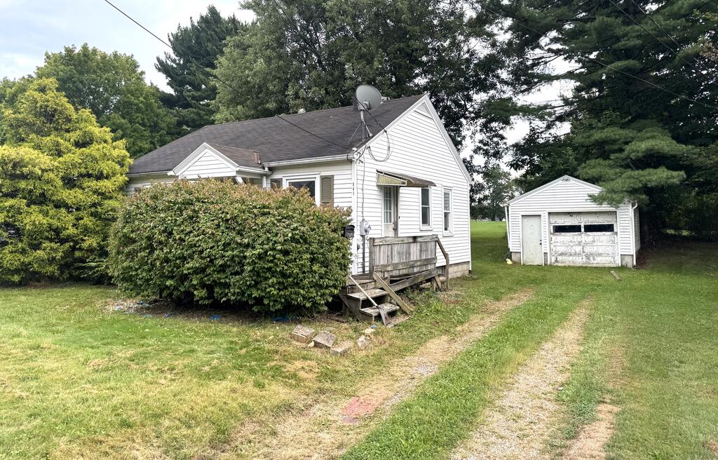 541 Burns St Property Photo 1