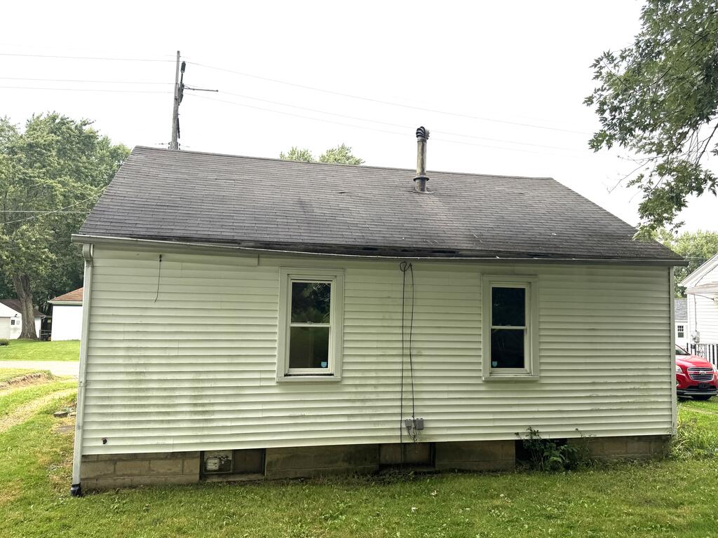 541 Burns St Property Photo 3