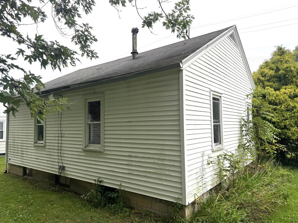 541 Burns St Property Photo 4