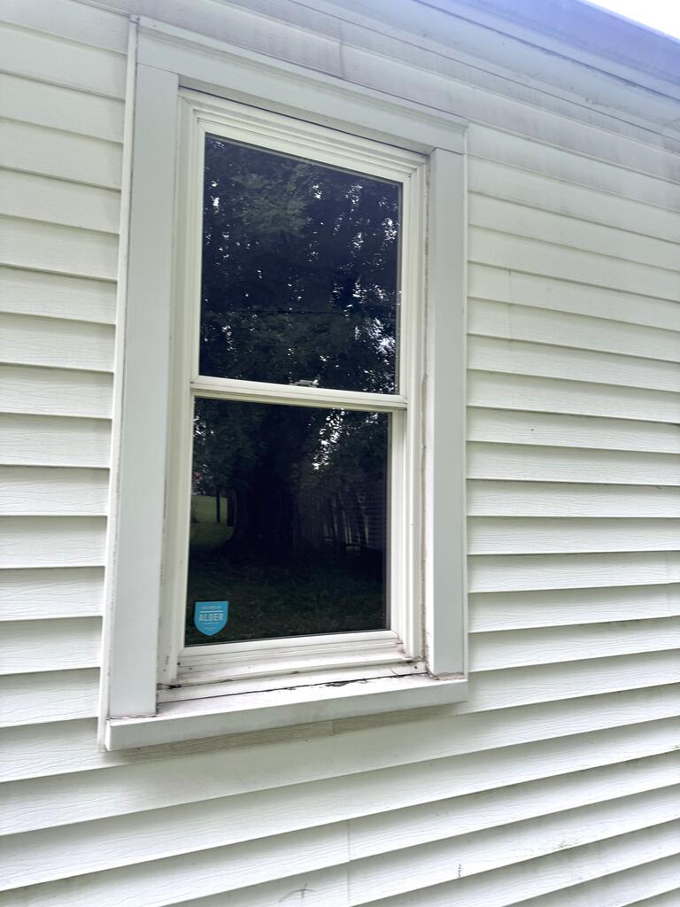 541 Burns St Property Photo 12