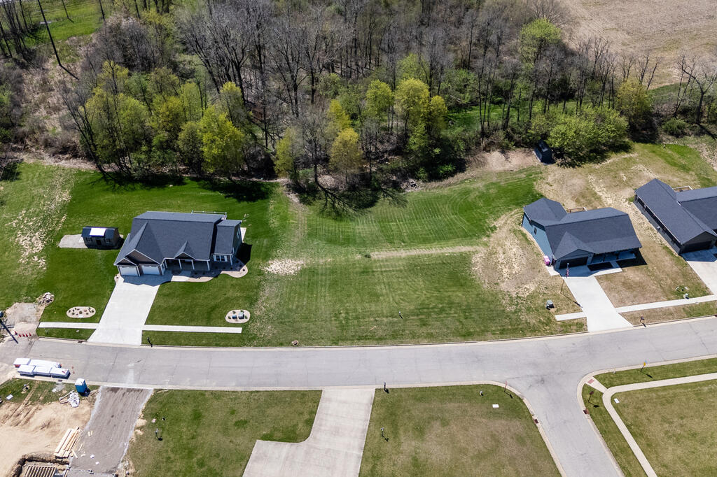 1711 Scarlett's Way Property Photo 2