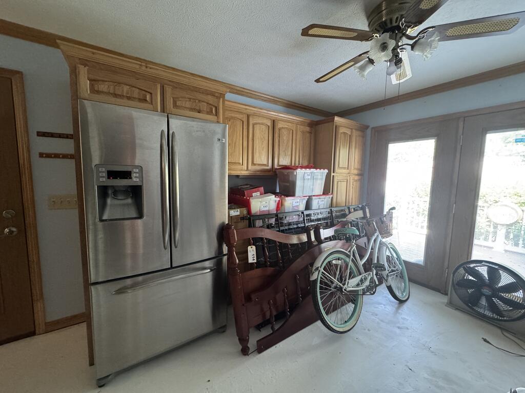 942 Victoria Drive Property Photo 7