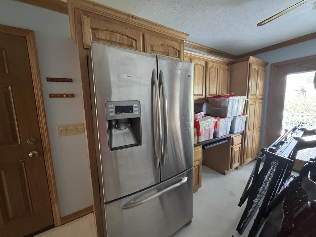 942 Victoria Drive Property Photo 9