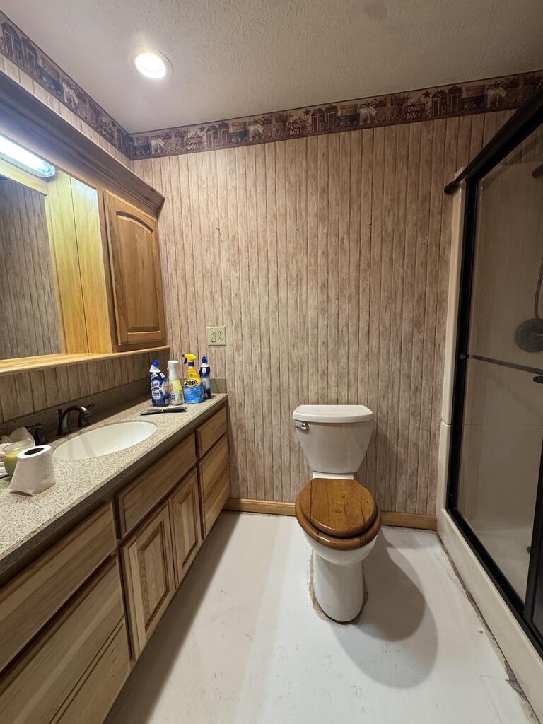 942 Victoria Drive Property Photo 16