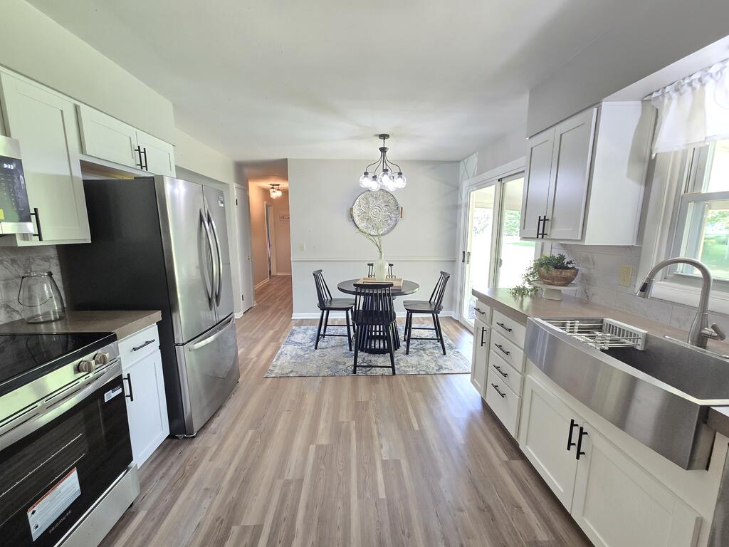 9697 Ketterman Drive Property Photo 8