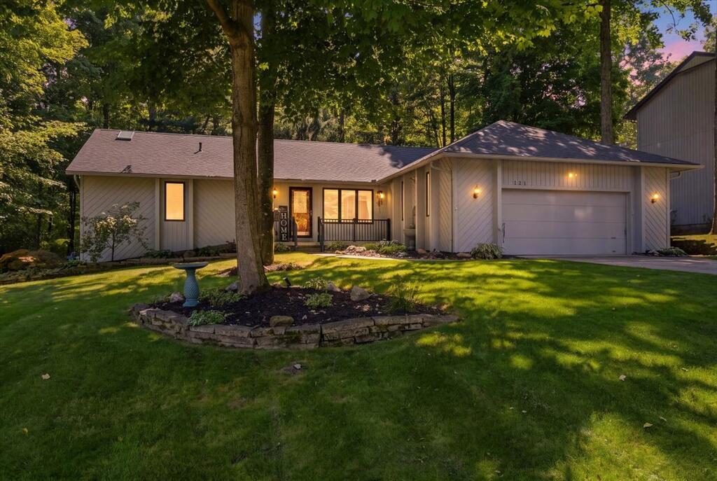 151 Dartmouth Drive Property Photo 2
