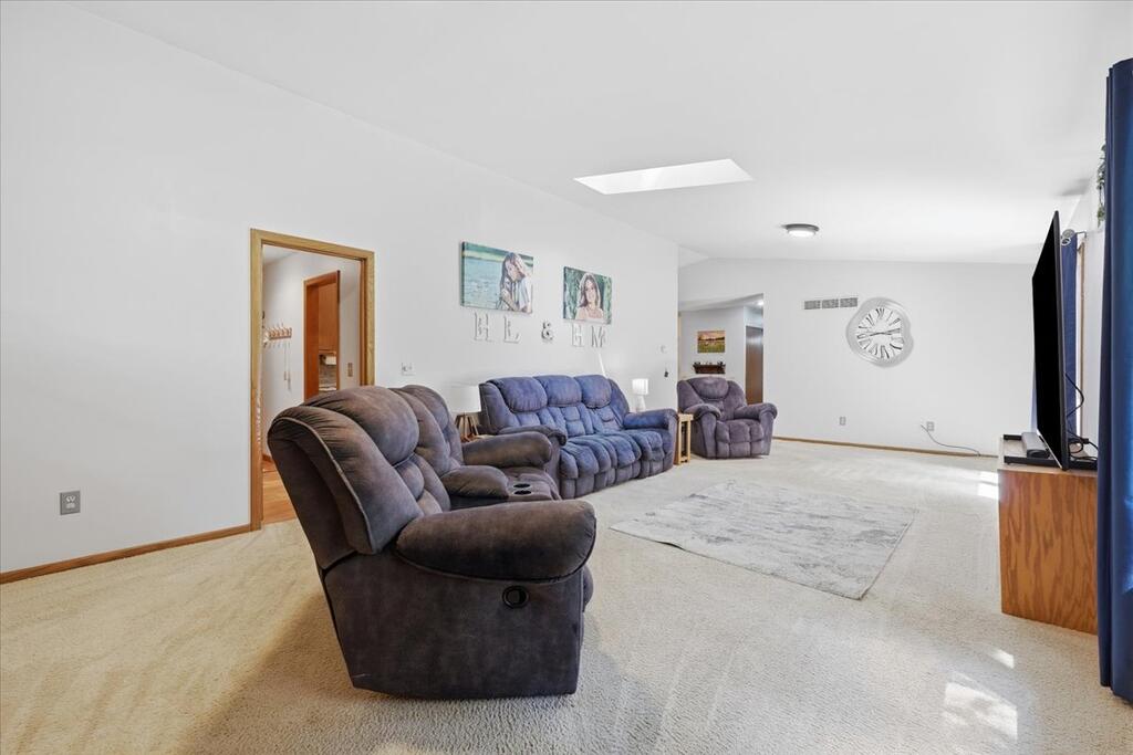 151 Dartmouth Drive Property Photo 16