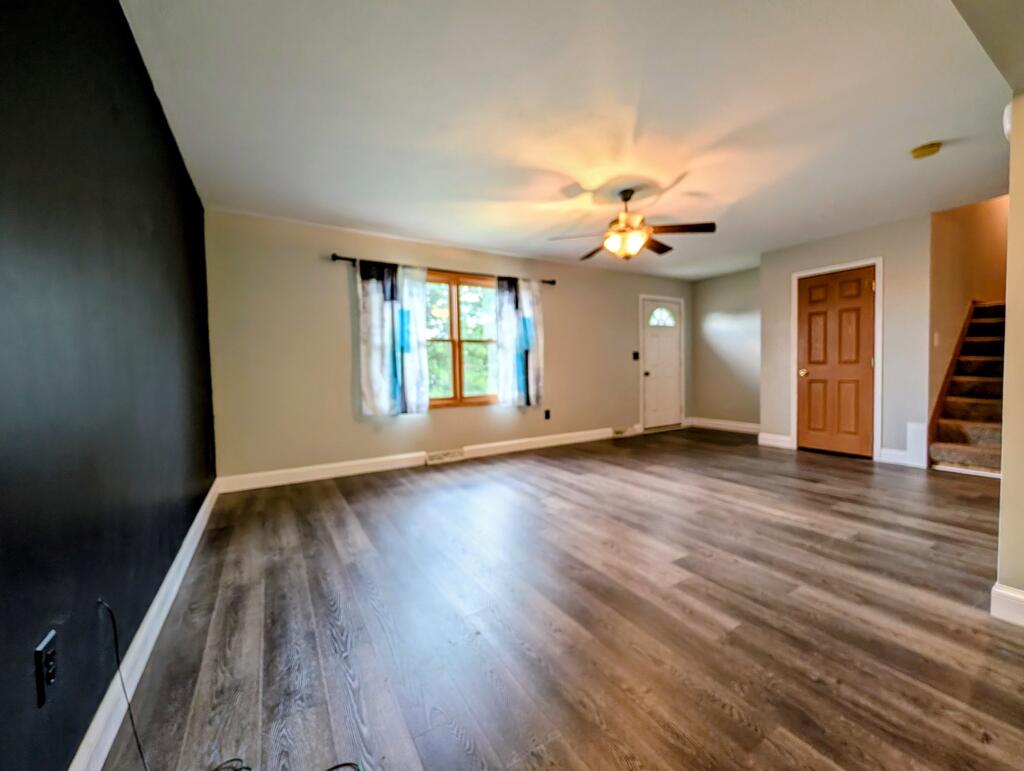 2555 Derick St. Property Photo 8
