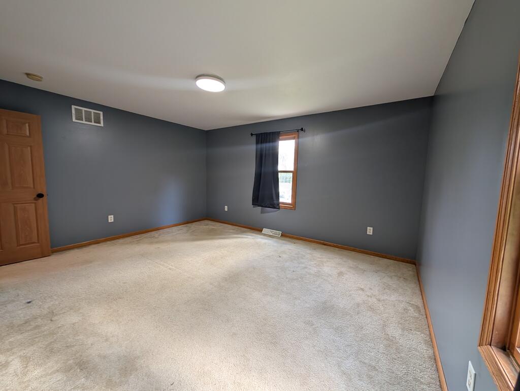 2555 Derick St. Property Photo 10
