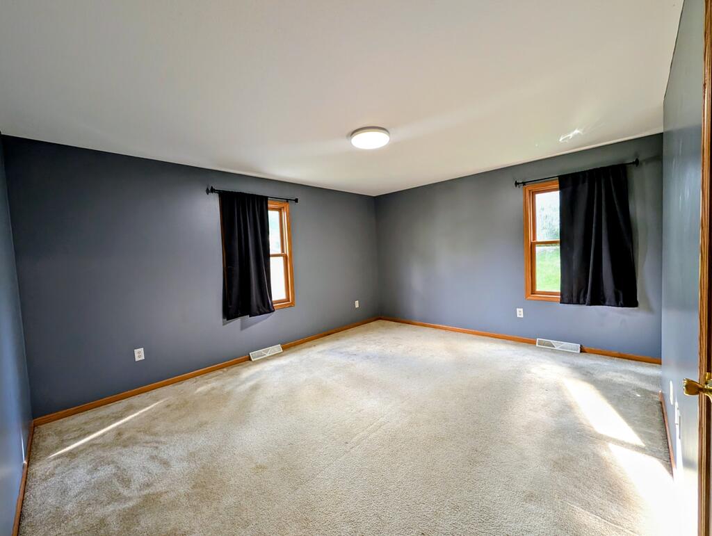 2555 Derick St. Property Photo 11