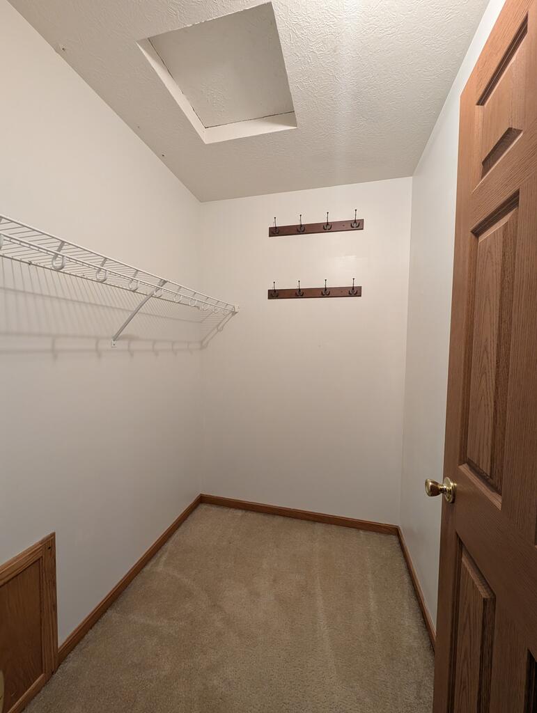 2555 Derick St. Property Photo 12