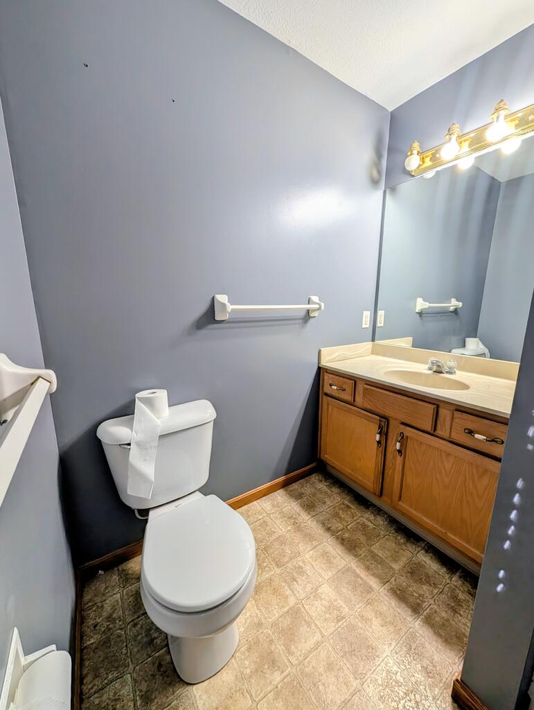 2555 Derick St. Property Photo 13