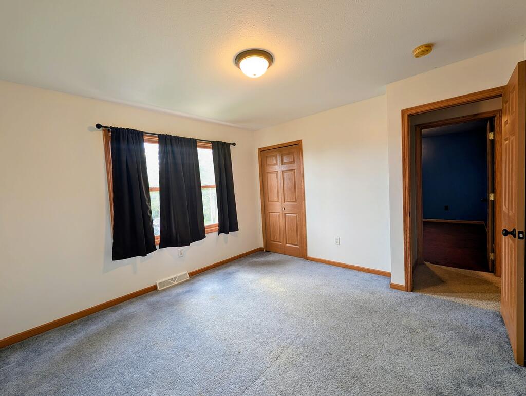 2555 Derick St. Property Photo 17