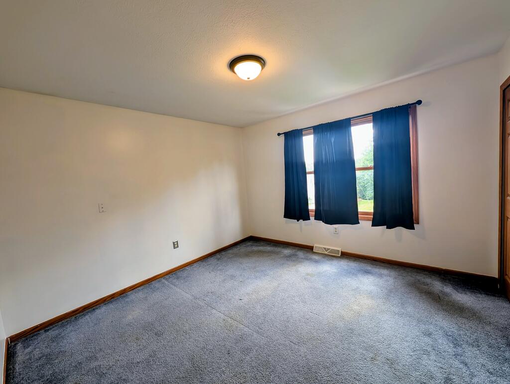 2555 Derick St. Property Photo 18