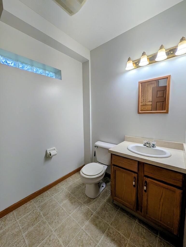 2555 Derick St. Property Photo 22