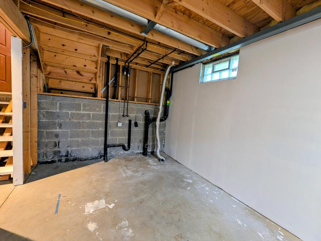 2555 Derick St. Property Photo 23