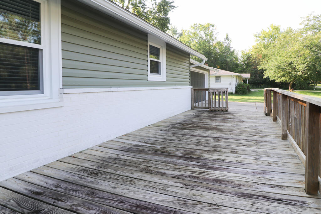 1104 Walcrest Property Photo 4