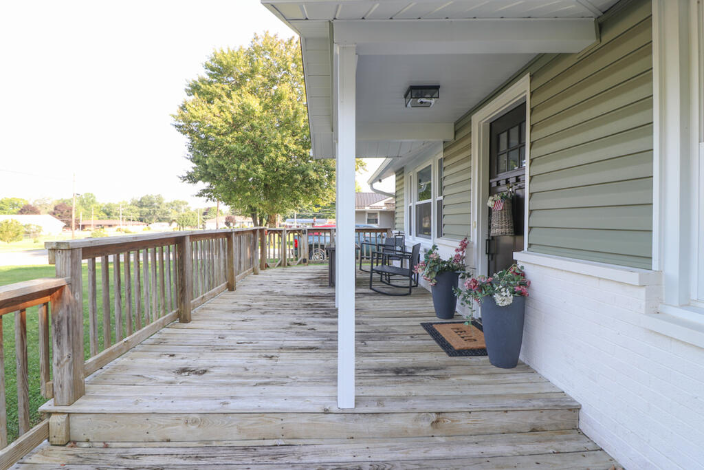 1104 Walcrest Property Photo 5