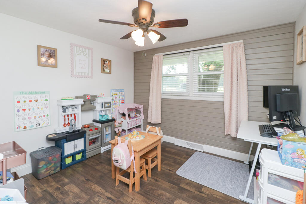 1104 Walcrest Property Photo 34