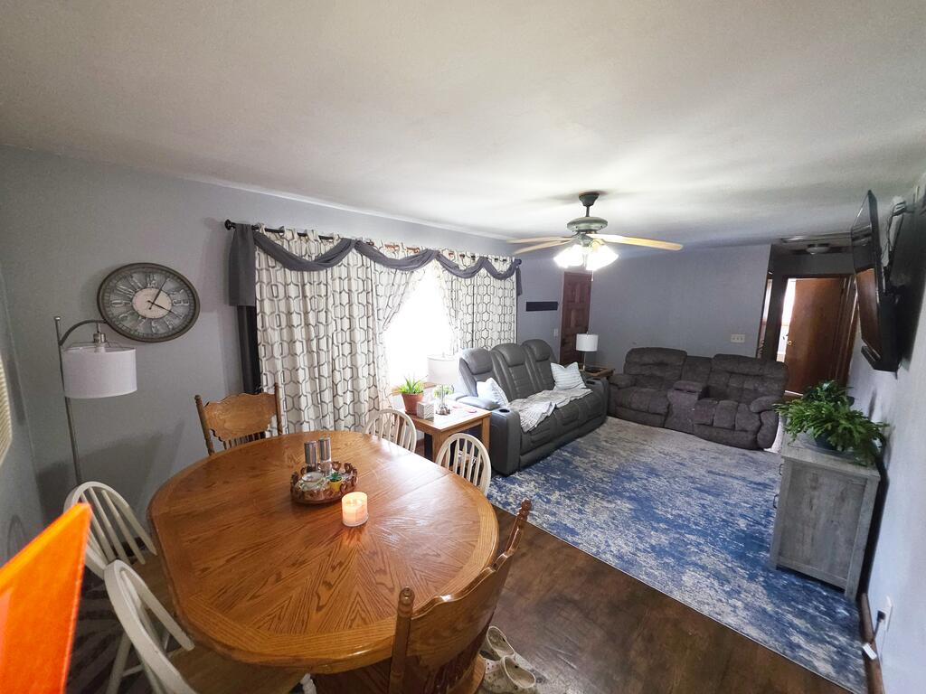 678 Willowcrest Lane Property Photo 3