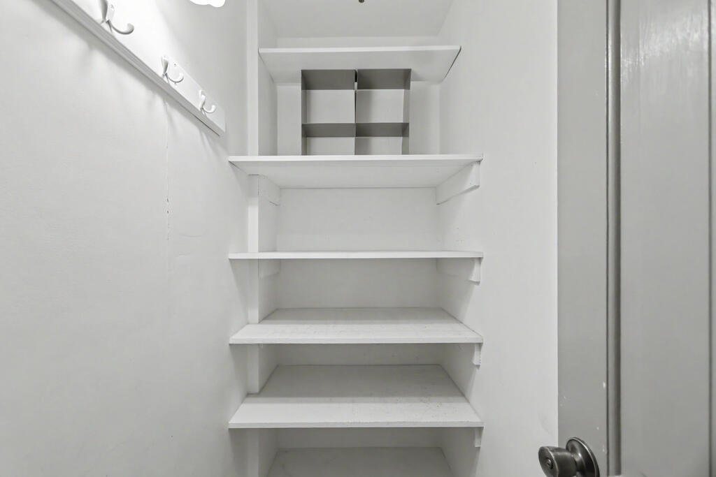 624 Barnard Avenue Property Photo 14