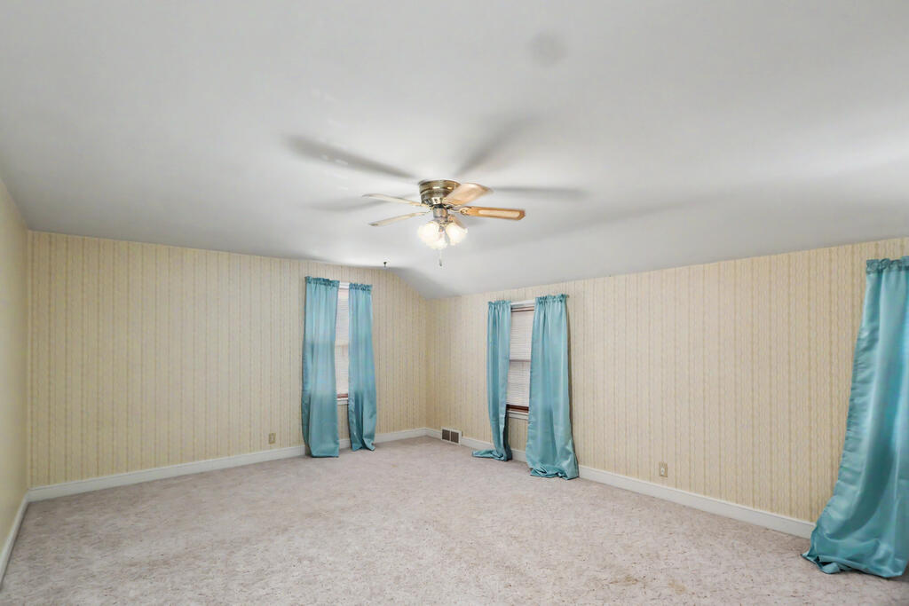 624 Barnard Avenue Property Photo 23