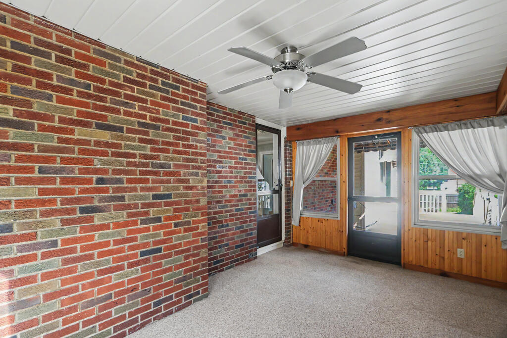 624 Barnard Avenue Property Photo 36