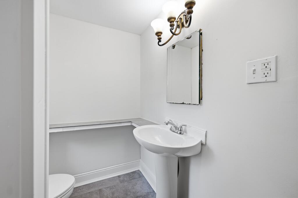 339 Seventh Ave Property Photo 6