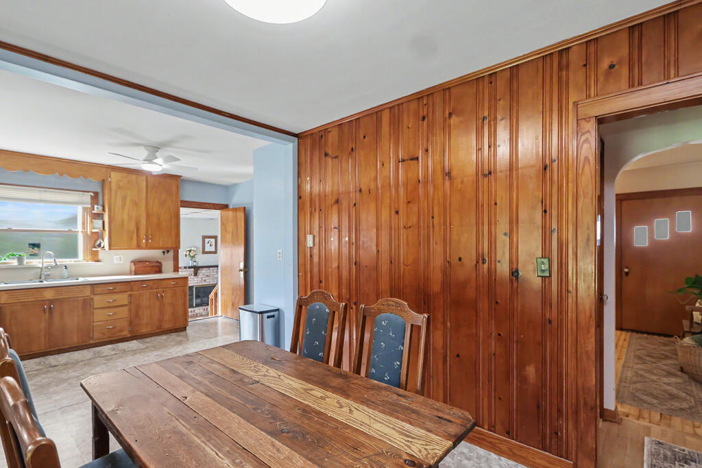 1405 State Route 598 Property Photo 6