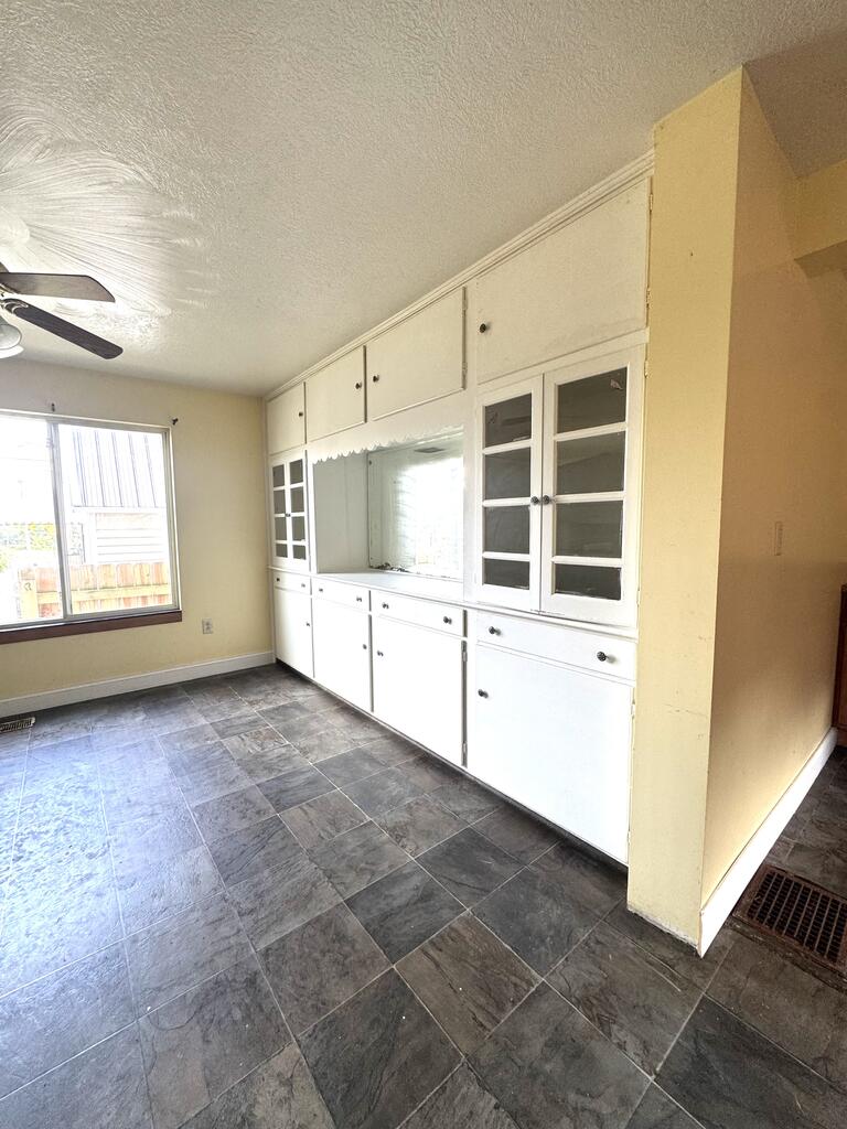 241 Lexington Ave Property Photo 4