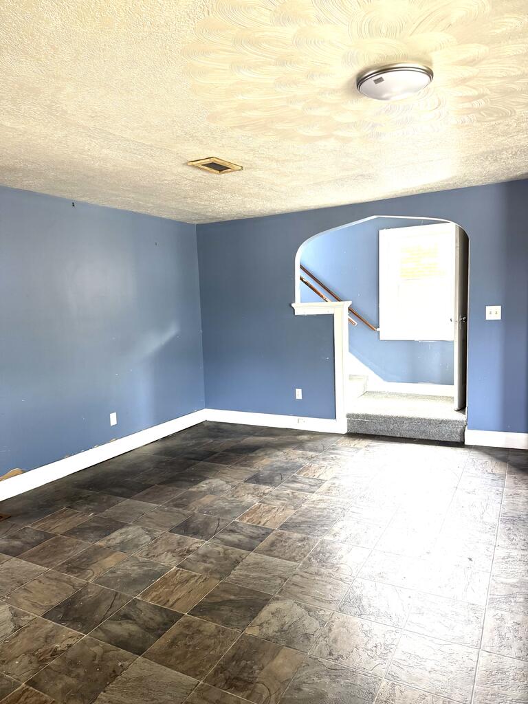 241 Lexington Ave Property Photo 6
