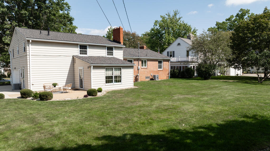 521 Chevy Chase Property Photo 8