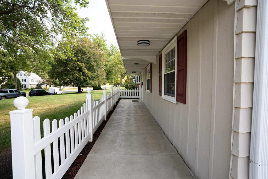 521 Chevy Chase Property Photo 12