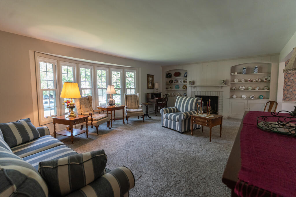 521 Chevy Chase Property Photo 17