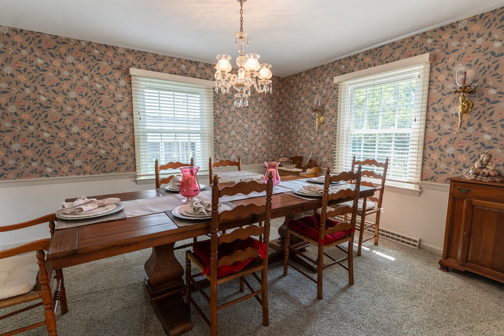 521 Chevy Chase Property Photo 23