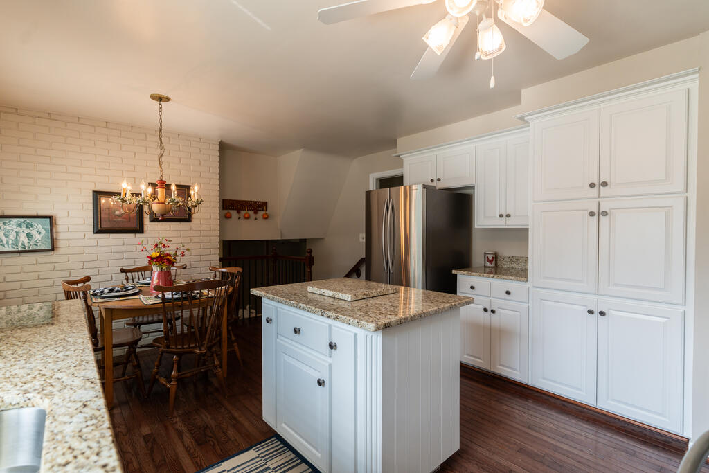 521 Chevy Chase Property Photo 30