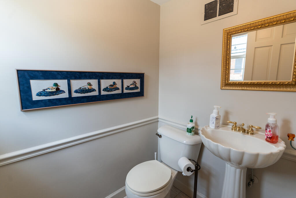 521 Chevy Chase Property Photo 36