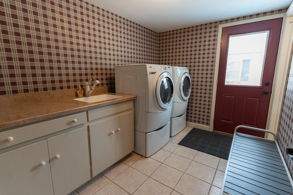 521 Chevy Chase Property Photo 37