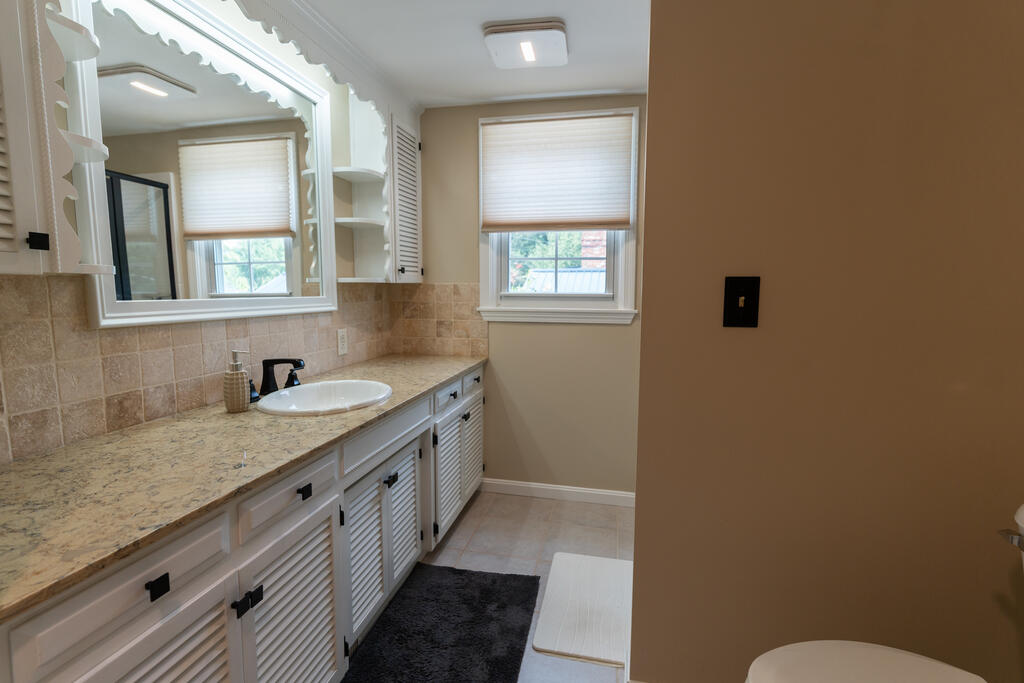 521 Chevy Chase Property Photo 41