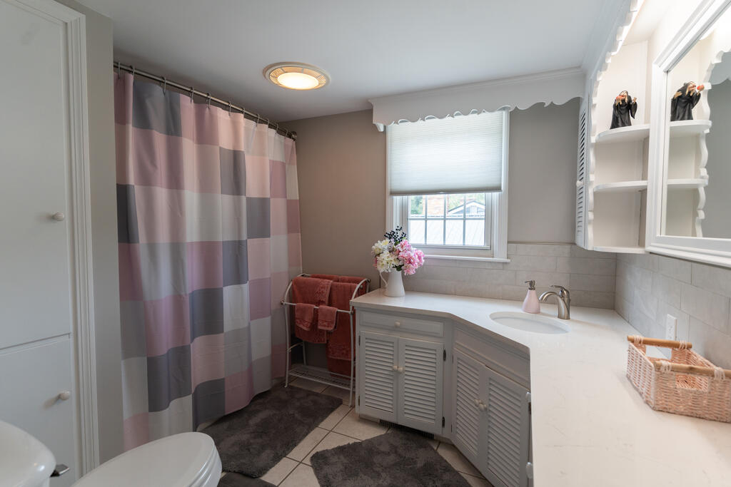 521 Chevy Chase Property Photo 47
