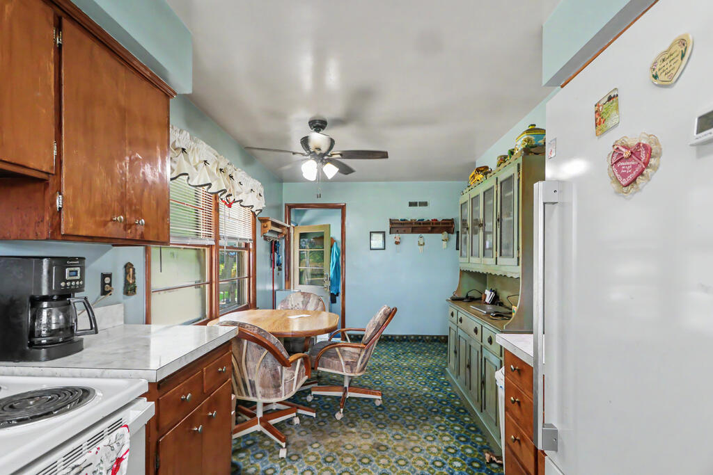 1627 Beck Road Property Photo 6