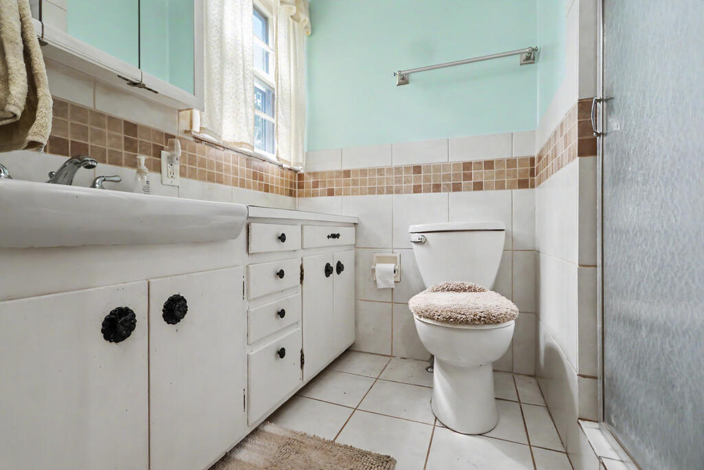1627 Beck Road Property Photo 14