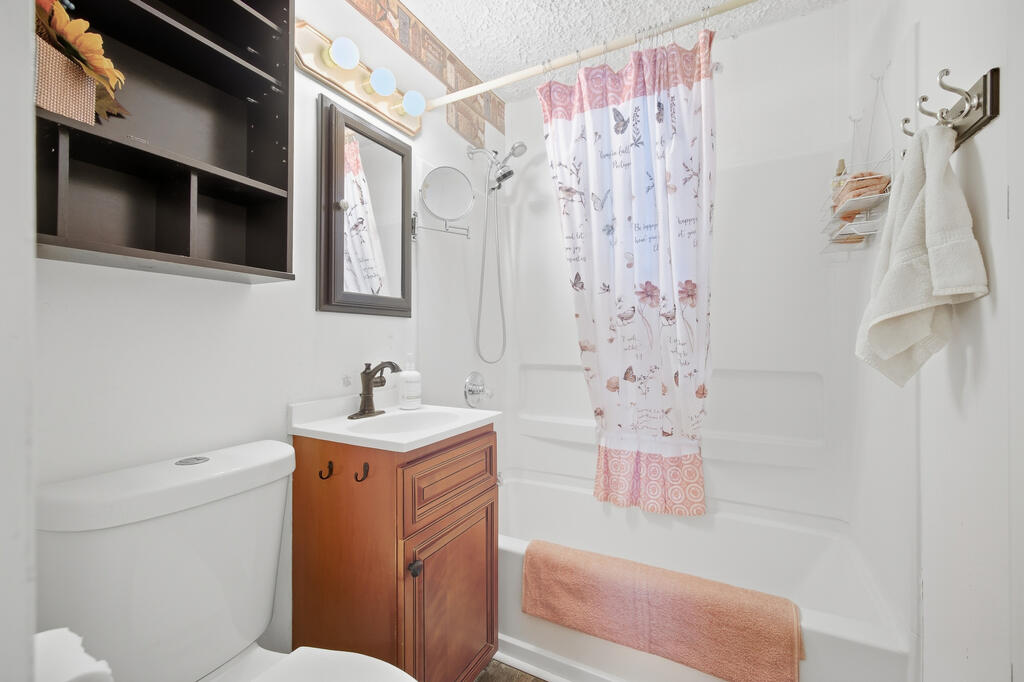 118 Chilton Ave. Property Photo 12